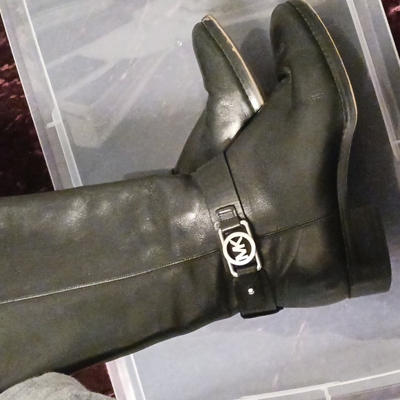 MK black boots 👢 - Picture 2 of 6